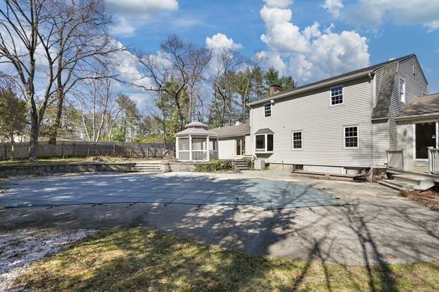 2 Cyr Circle, Andover, MA 01810