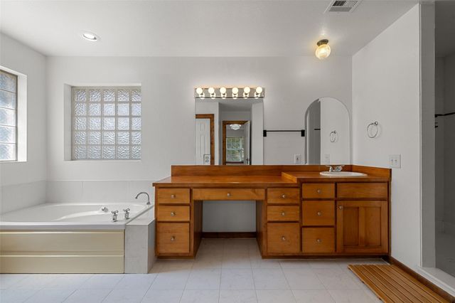 179 Rainbow DR, Bastrop, TX 78602