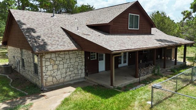 179 Rainbow DR, Bastrop, TX 78602
