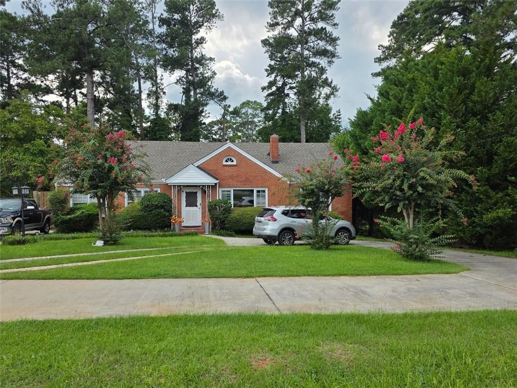 1746 UPPER RIVER Road, Macon, GA 31211