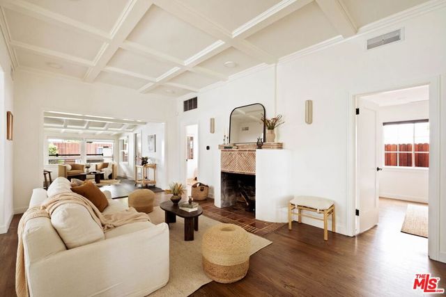 4111 Edgehill Drive, Los Angeles, CA 90008
