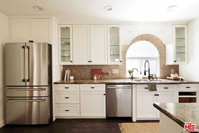 4111 Edgehill Drive, Los Angeles, CA 90008