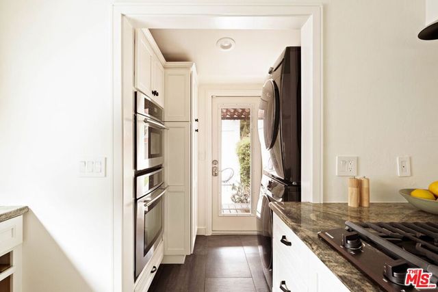 4111 Edgehill Drive, Los Angeles, CA 90008