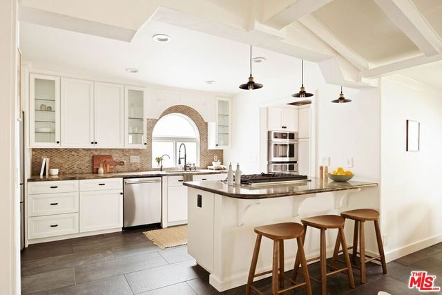 4111 Edgehill Drive, Los Angeles, CA 90008
