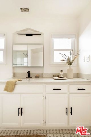 4111 Edgehill Drive, Los Angeles, CA 90008