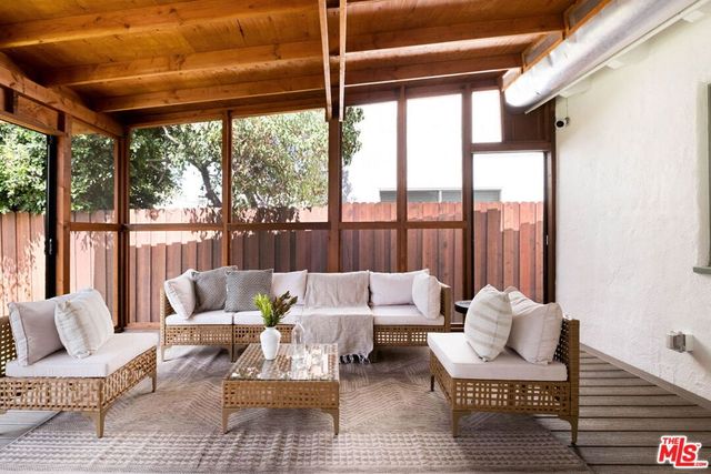 4111 Edgehill Drive, Los Angeles, CA 90008