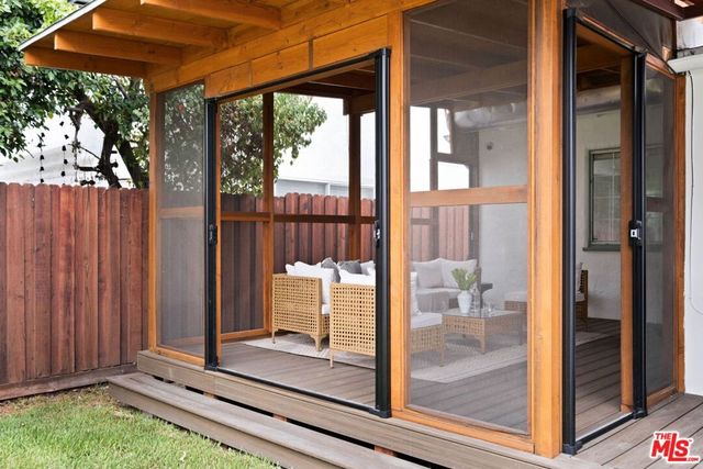 4111 Edgehill Drive, Los Angeles, CA 90008