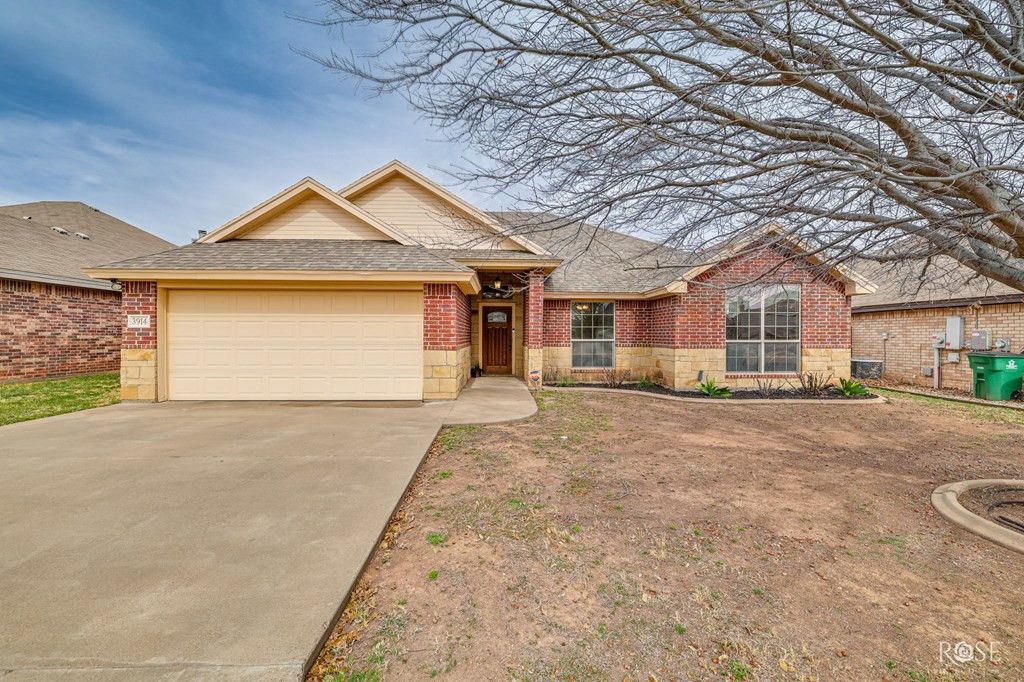 Image 4 of property listing at 3914 Blair Lane, San Angelo, TX 76904