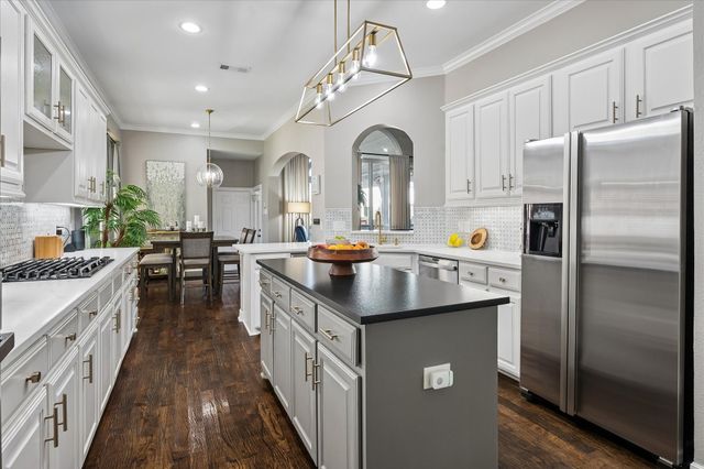 7525 Cedar Elm Drive, Irving, TX 75063