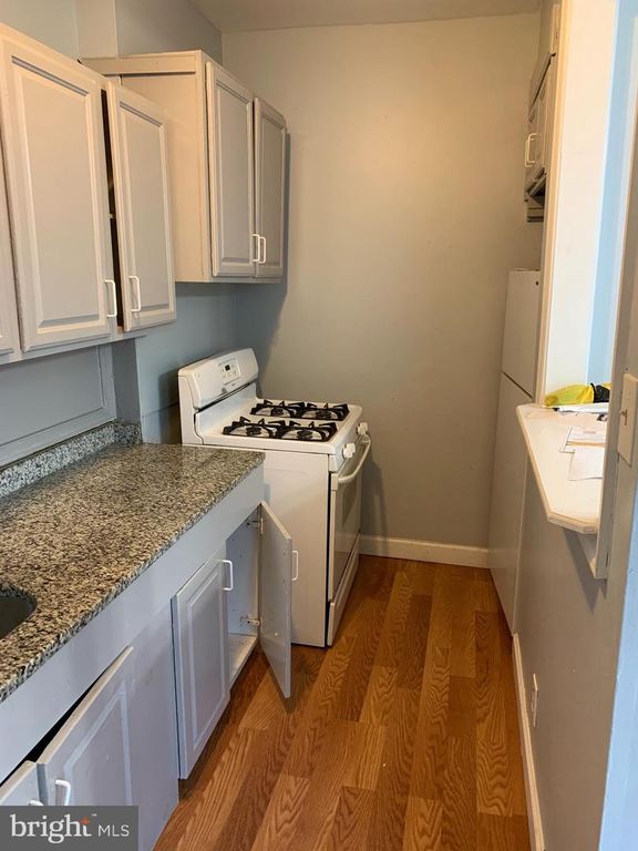 Image 5 of property listing at 2520 W FRANKLIN ST, Baltimore, MD 21223
