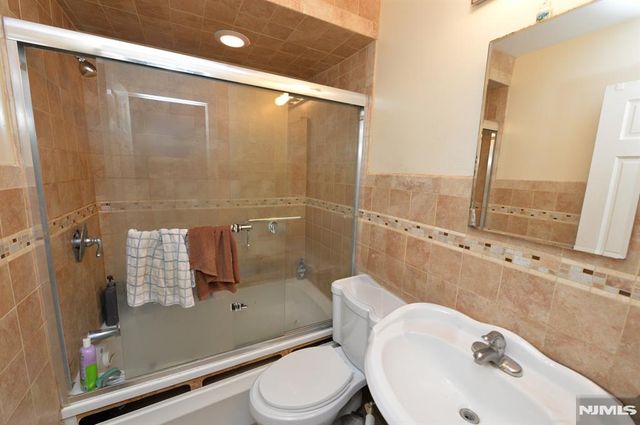 25-29 Urban Place, Fair Lawn, NJ 07410