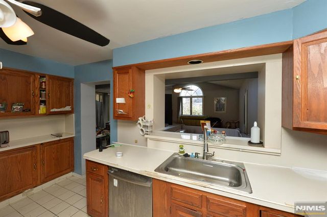 25-29 Urban Place, Fair Lawn, NJ 07410