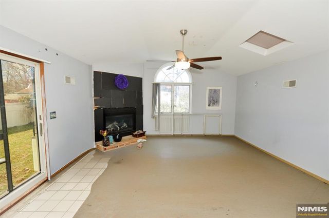 25-29 Urban Place, Fair Lawn, NJ 07410