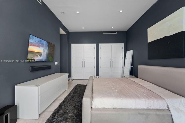 2001 Meridian Ave PH-16, Miami Beach, FL 33139