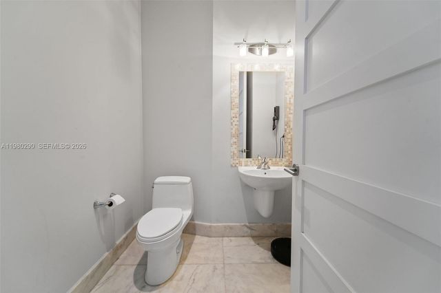 2001 Meridian Ave PH-16, Miami Beach, FL 33139