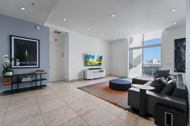 2001 Meridian Ave PH-16, Miami Beach, FL 33139