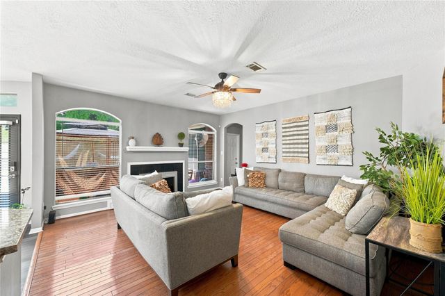 10827 Oak Acres Drive, Houston, TX 77065