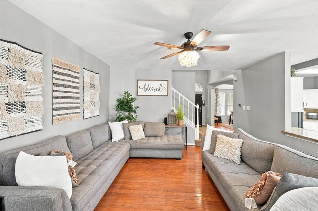 10827 Oak Acres Drive, Houston, TX 77065
