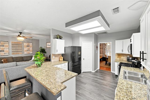 10827 Oak Acres Drive, Houston, TX 77065