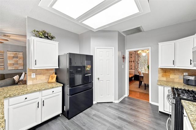 10827 Oak Acres Drive, Houston, TX 77065
