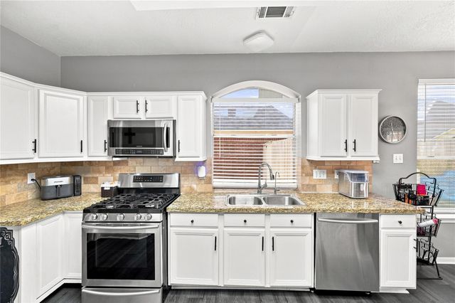 10827 Oak Acres Drive, Houston, TX 77065