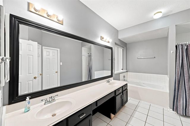10827 Oak Acres Drive, Houston, TX 77065
