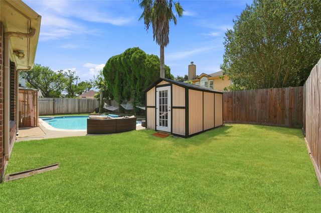 10827 Oak Acres Drive, Houston, TX 77065