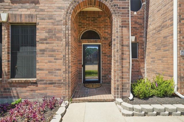 10827 Oak Acres Drive, Houston, TX 77065