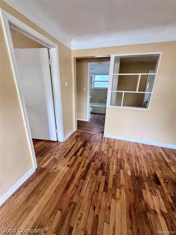 21541 Collingham Avenue, Farmington Hills, MI 48336