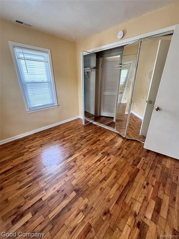 21541 Collingham Avenue, Farmington Hills, MI 48336