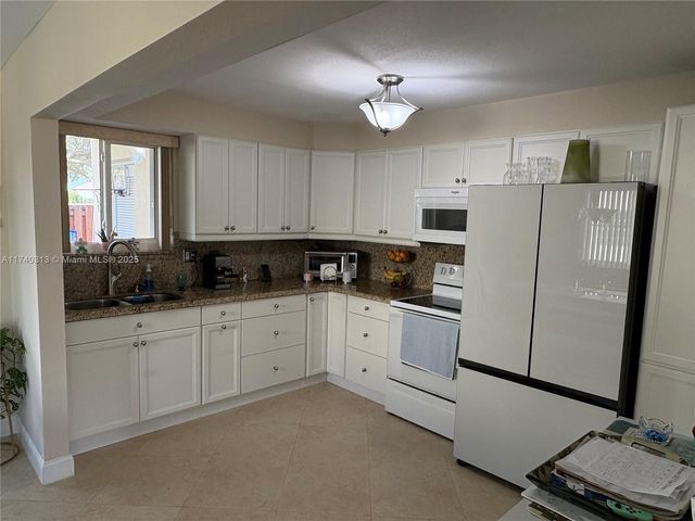 8317 SW 137th Ave 8317, Miami, FL 33183