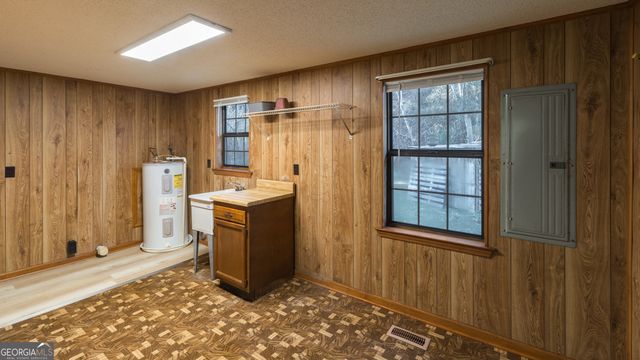 914 Walker Road, Rossville, GA 30741