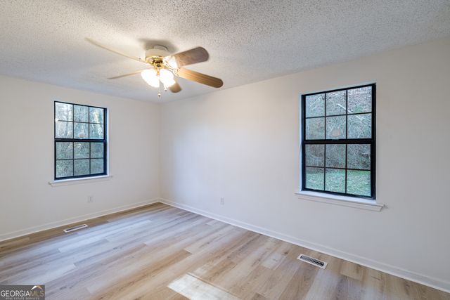 914 Walker Road, Rossville, GA 30741