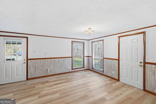 914 Walker Road, Rossville, GA 30741