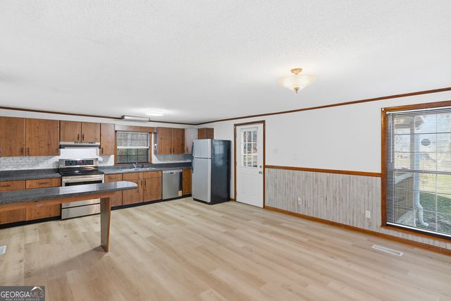 914 Walker Road, Rossville, GA 30741