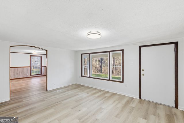 914 Walker Road, Rossville, GA 30741