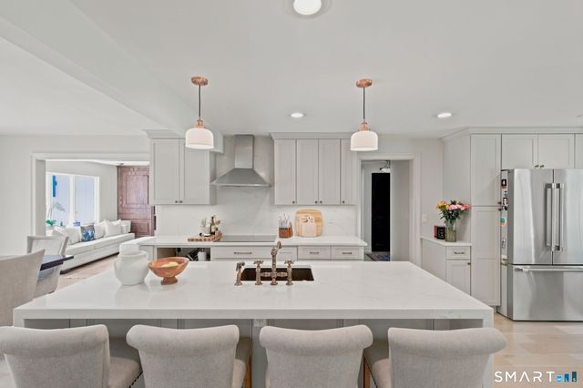 62 Heritage Drive, Woodbury, CT 06798