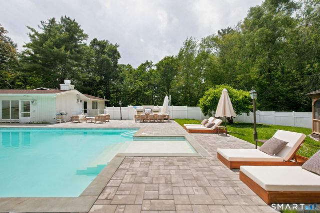 62 Heritage Drive, Woodbury, CT 06798