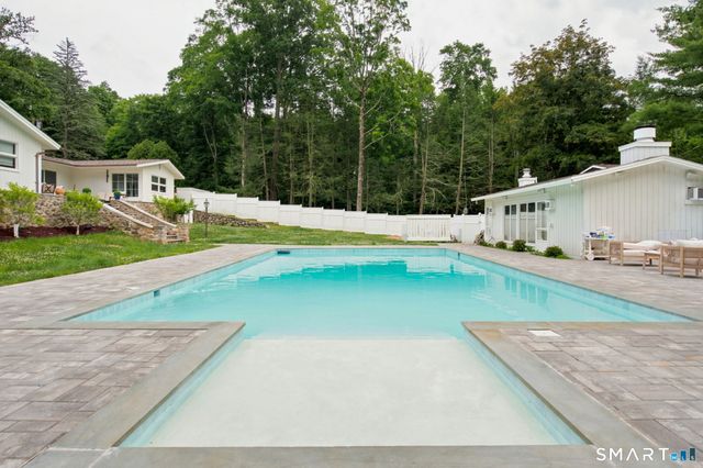 62 Heritage Drive, Woodbury, CT 06798