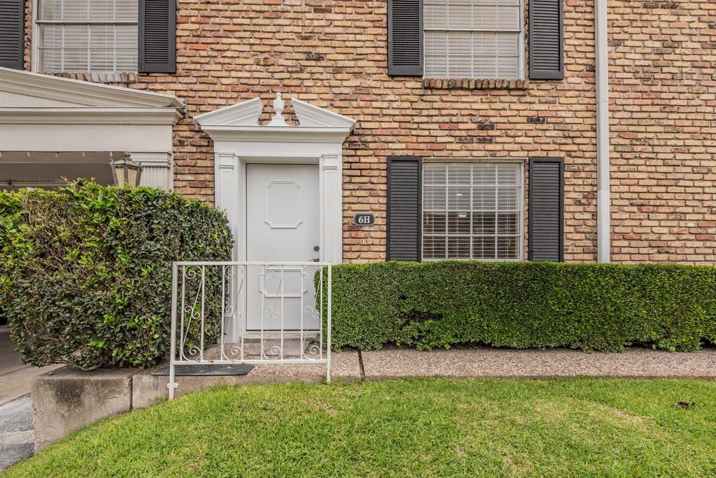 2121 Fountain View Drive 6, Houston, TX 77057