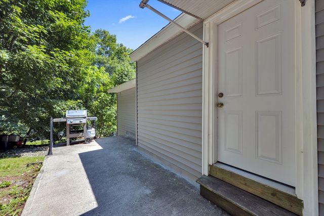 16 Highland St, Spencer, MA 01562
