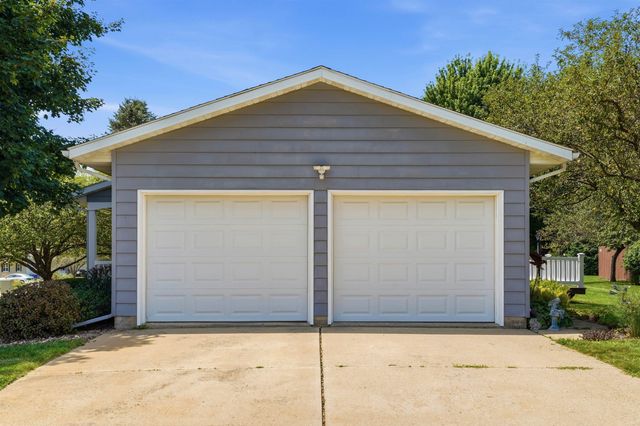 1210 NE 4th Street, Independence, IA 50644