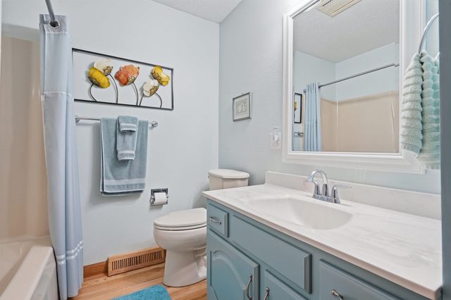 1210 NE 4th Street, Independence, IA 50644