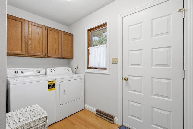 1210 NE 4th Street, Independence, IA 50644