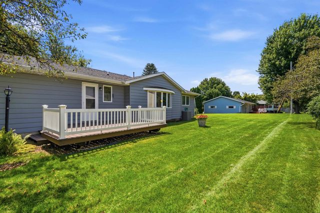 1210 NE 4th Street, Independence, IA 50644