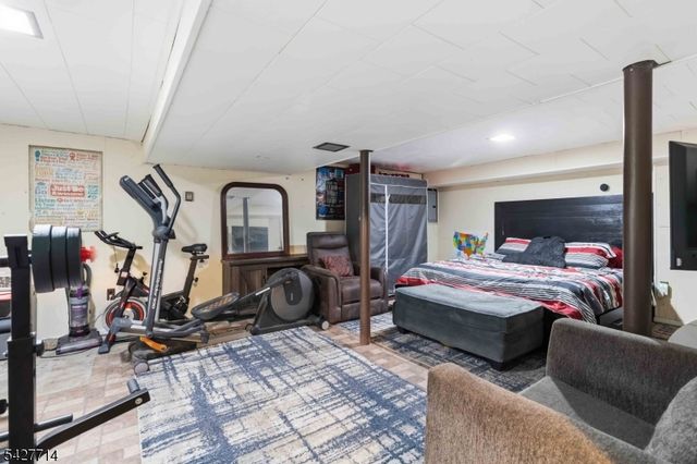 170 Marion Ct, Pompton Lakes Boro, NJ 07442