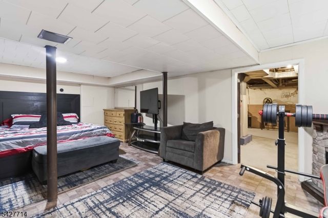 170 Marion Ct, Pompton Lakes Boro, NJ 07442