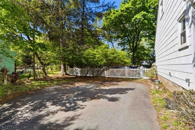 170 Marion Ct, Pompton Lakes Boro, NJ 07442