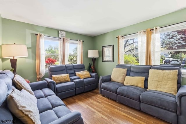 170 Marion Ct, Pompton Lakes Boro, NJ 07442