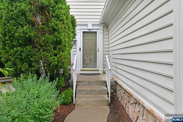 28 Thistle Drive, Paramus, NJ 07652